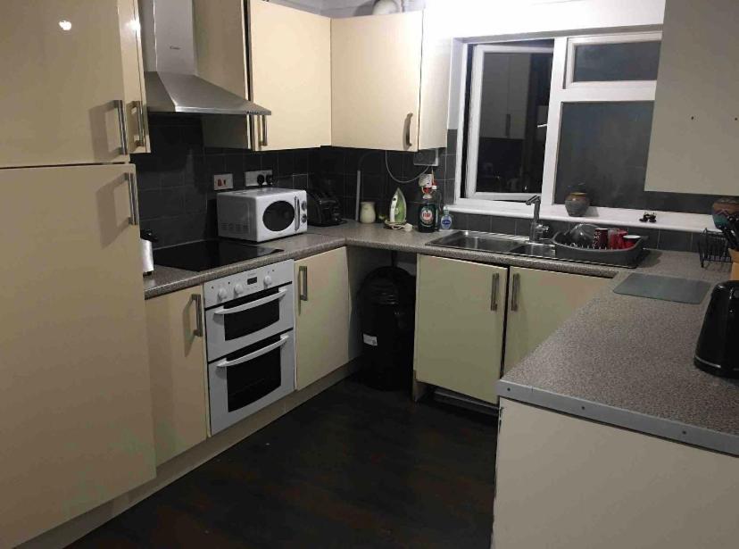 Eastbourne Large Double Room With Wifi & Kitchen ポールゲート エクステリア 写真